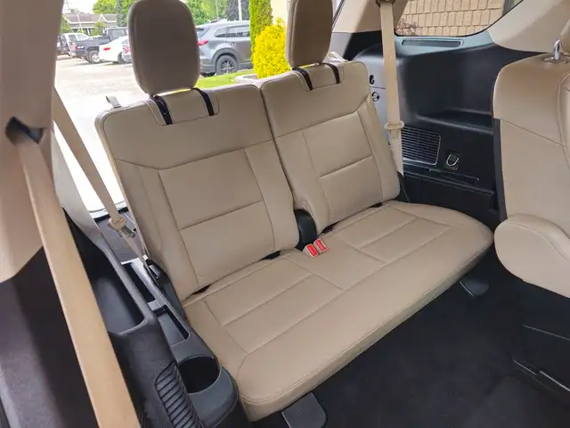 2020 Ford Explorer XLT 4WD in Cars & Trucks in Chatham-Kent - Image 45
