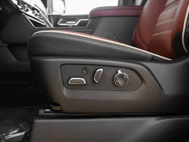2025 GMC Sierra 3500HD Denali Ultimate dans Autos et camions dans Comté de Strathcona - Image 16
