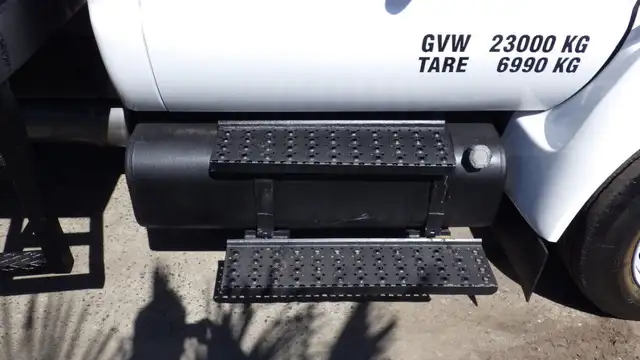 2006 Ford F650 16 Foot Flat Deck in Cars & Trucks in Delta/Surrey/Langley - Image 23