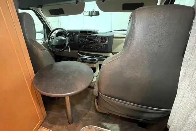 2010 Pleasure-Way Excel TS – Pre-Owned Class B Motorhome. in RVs & Motorhomes in Red Deer - Image 15