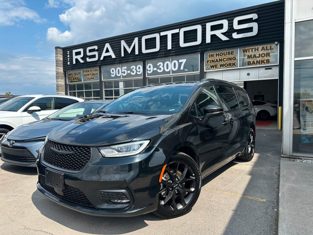 2023 Chrysler Pacifica in Cars & Trucks in Oakville / Halton Region