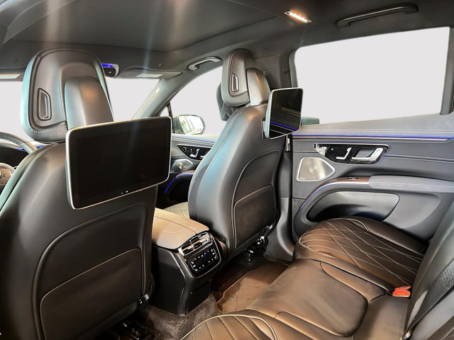 2023 Mercedes-Benz EQS580 SUV (BEV) in Cars & Trucks in Calgary - Image 4
