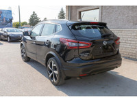 CLEAN CARFAX, ONE OWNER! - Leather Interior - Heated Seats - Heated Steering Wheel - Sirius XM Radio... (image 5)