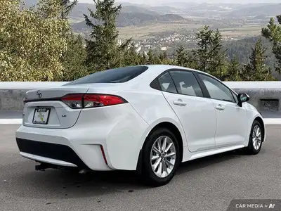 2022 Toyota Corolla LE | Trailering Receiver | Sunroof, View more