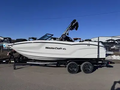 Boat: MASTERCRAFT NXT21