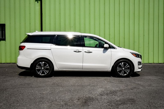 2020 Kia Sedona SX • SUNROOF • POWER LIFTGATE • HEATED SEATS in Cars & Trucks in Cornwall - Image 2