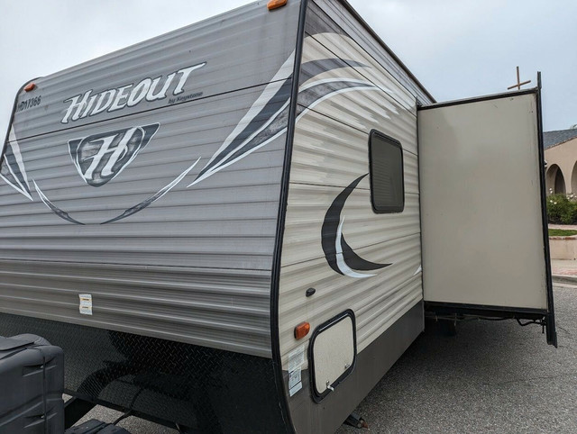 2017 KEYSTONE HIDEOUT (FINANCING AVAILABLE) in Travel Trailers & Campers in Winnipeg - Image 2