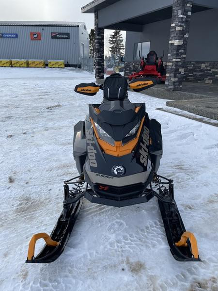 2020 Ski-Doo Summit X With Expert Package 850 E-TEC SS 165 Powde in Snowmobiles in Lloydminster - Image 2