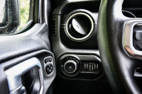 Aluminum Wheels, HD Suspension, UConnect 4, Remote Keyless Entry, Dual Zone Climate Control! 6 LOCAT... (image 9)
