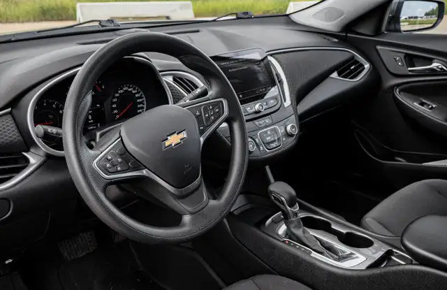2022 Chevrolet Malibu AUTOMATIC LOW KMS in Cars & Trucks in Strathcona County - Image 10