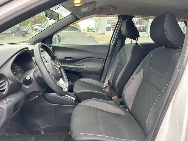 2019 Nissan Kicks S FWD - AIR CONDITIONING / BACK UP CAMERA in Cars & Trucks in Calgary - Image 14