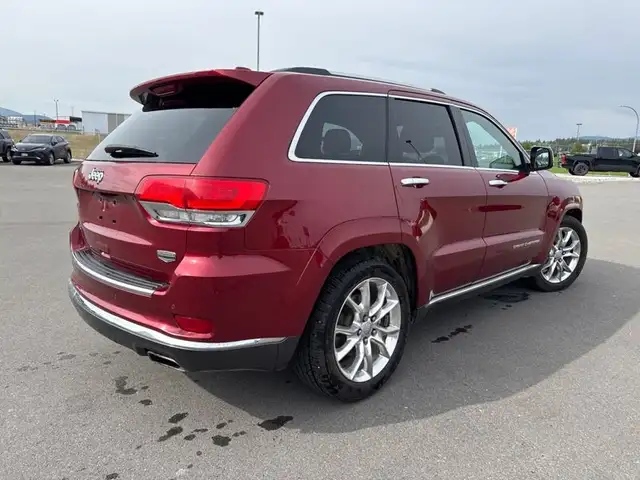 2014 Jeep Grand Cherokee SUMMIT LEATHER SEATS / SUNROOF / PADDLE in Cars & Trucks in Cranbrook - Image 6