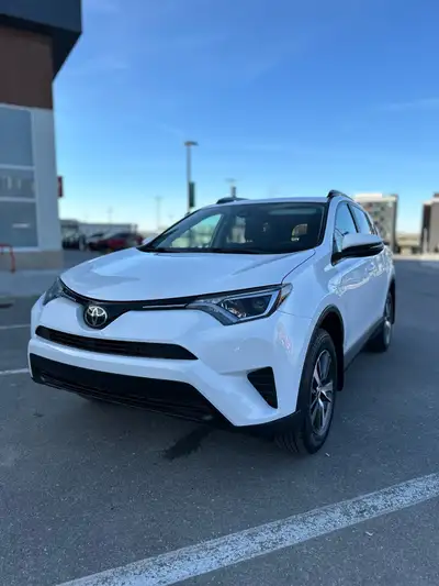 2018 Toyota RAV 4 LE
