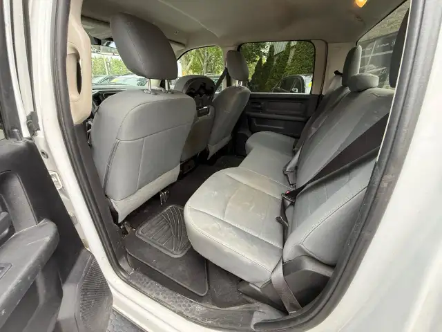 2018 RAM 1500 SXT CREW CAB 4X4 | REARVIEW CAM | HEMI V8 in Cars & Trucks in Ottawa - Image 14