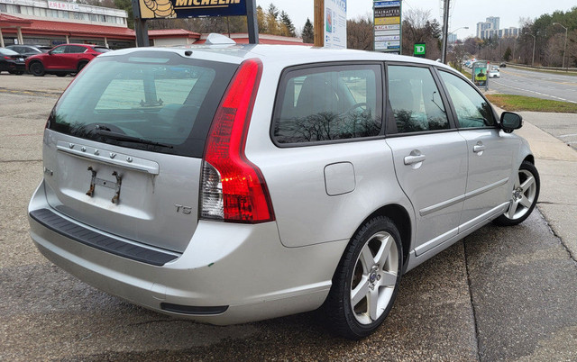 2011 Volvo V50 T-5 AUTO * LOW MILEAGE * in Cars & Trucks in Oakville / Halton Region - Image 3