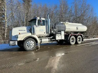 2005 WESTERN STAR 4900SA w/ ADVANCE TC406 TANK FEATURES: - Mercedes Benz Engine w/ 450HP - Eaton Ful...