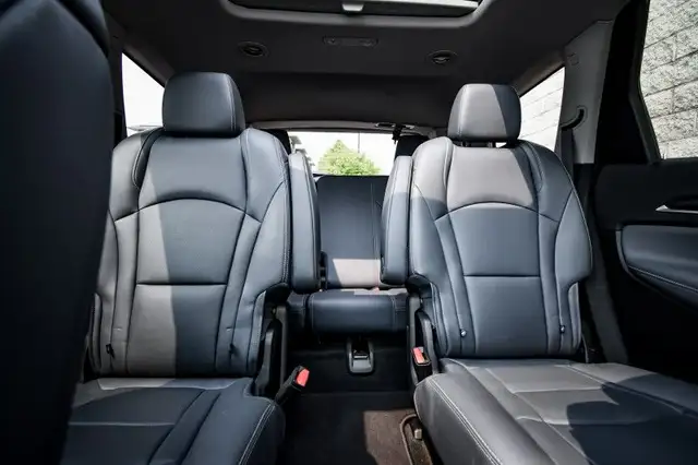 2021 Buick Enclave Premium - Cooled Seats - Leather Seats in Cars & Trucks in Ottawa - Image 35