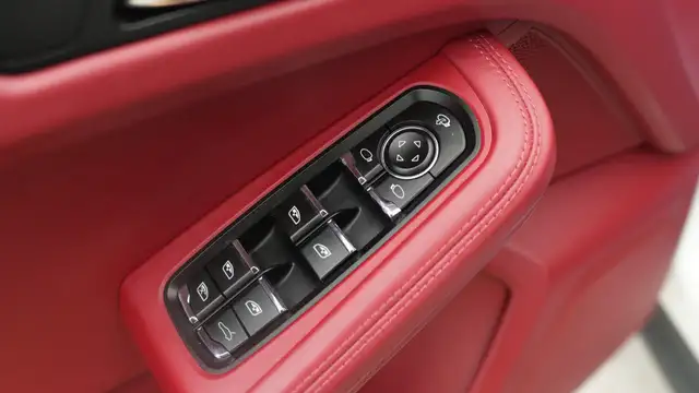 2022 Porsche Macan Base, Sunroof, Navigation, Red Interior, Navi in Cars & Trucks in Oakville / Halton Region - Image 15