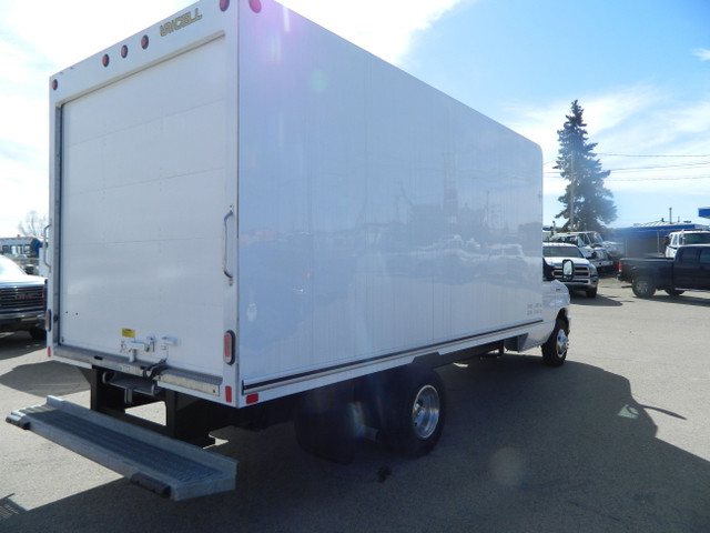 2023 Ford E-450 CUBE- VAN 16 ft/ ONLY 39 148 KMS VERY NICE UNIT in Cars & Trucks in Edmonton - Image 3