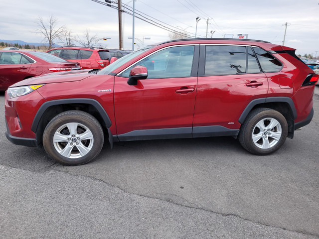 2020 Toyota RAV4 Hybrid XLE**TOIT*BLUETOOTH**CAMÉRA**AWD in Cars & Trucks in Longueuil / South Shore - Image 2