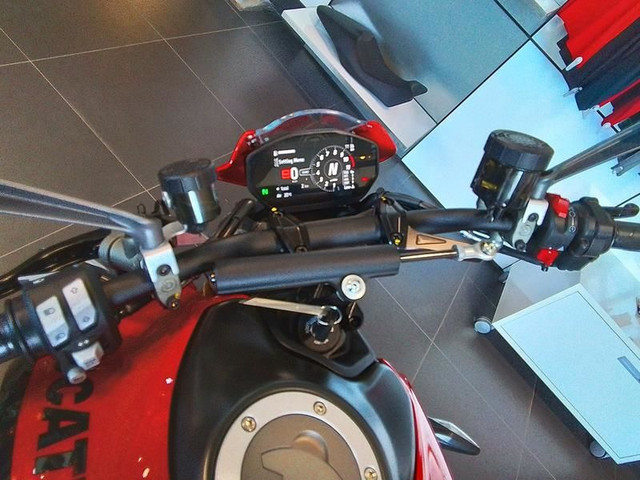 2024 Ducati Monster SP Livery dans Motos sport  à Moncton - Image 4