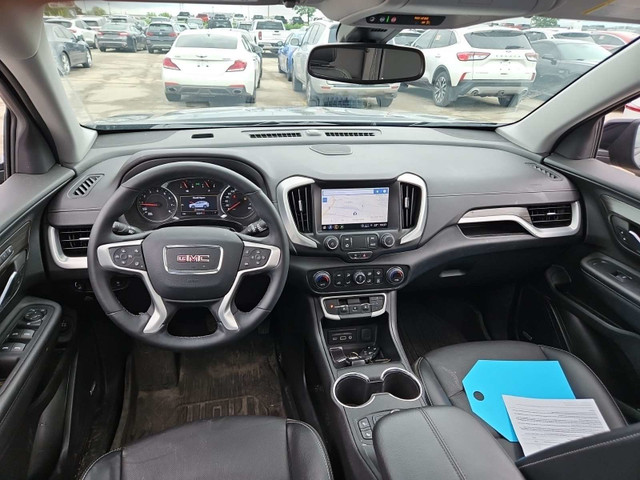 2023 GMC Terrain SLT SLT/AWD/PANO/LEATHER/NAVI/OFF 1 OWNER GM... in Cars & Trucks in Belleville - Image 2