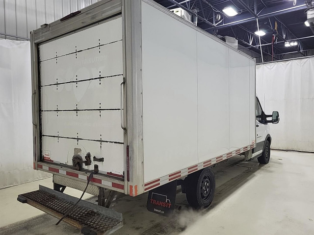 2018 FORD TRANSIT CUBE T-350 12 PIED ROUE SIMPLE CRÉDIT-BAIL DIS in Cars & Trucks in Laval / North Shore - Image 4