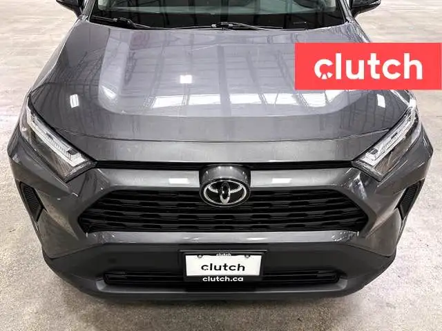 2022 Toyota RAV4 XLE AWD w/ Apple CarPlay, Heated Front Seats, R dans Autos et camions dans Ville de Toronto - Image 8
