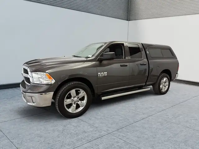 2019 Ram 1500 Classic Quad Cab 4x4 v6 3,6L Boite fermee Camera 6 in Cars & Trucks in Laval / North Shore - Image 4
