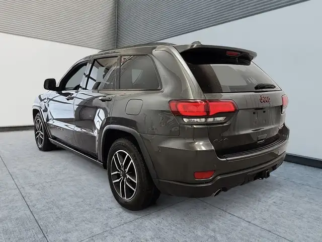 2020 Jeep Grand Cherokee Trailhawk 4x4 Toit pano Suspension ajus in Cars & Trucks in Laval / North Shore - Image 7
