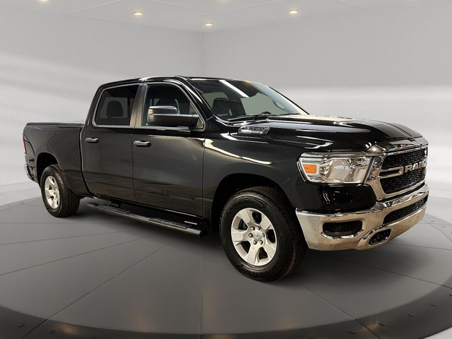 2024 RAM 1500 SXT 5.7 HEMI eTORQUE CREW CAB 4X4 in Cars & Trucks in Laval / North Shore - Image 3