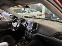 **MONTH-END SPECIAL!** FEATURING : SELECTERRAIN SYSTEM, HEATED MIRRORS, FINISHED IN RED ON MATCHING... (image 7)