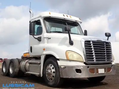 2013 Freightliner CASCADIA 2013 Freightliner CASCADIA maintenant disponible chez Camions Lussicam à...