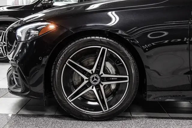 2023 Mercedes-Benz C300 4MATIC Sedan | Premium | Night | Carplay in Cars & Trucks in City of Montréal - Image 13