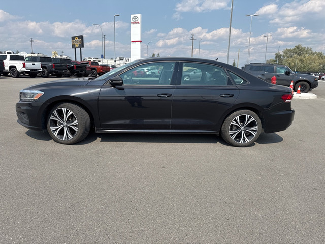 2022 Volkswagen Passat HIGHLINE SUNROOF / HEATED SEATS / REAR CA in Cars & Trucks in Cranbrook - Image 2