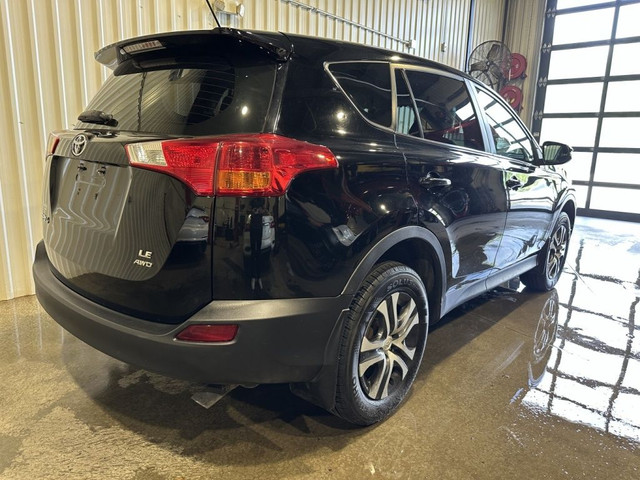 2015 Toyota RAV4 LE AWD Auto AC in Cars & Trucks in Gatineau - Image 4