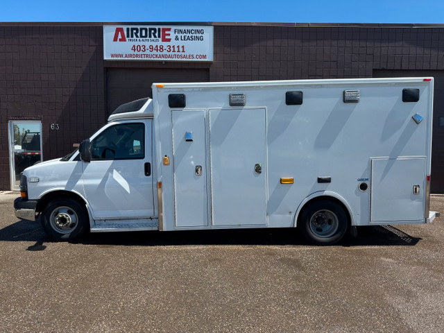 2017 Chevrolet Express Commercial Cutaway 3500 Ambulance in Cars & Trucks in Calgary