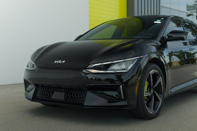 2023 Kia EV6 in Cars & Trucks in Delta/Surrey/Langley - Image 4