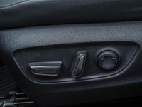 ACCIDENT FREE, LOADED XLE MODEL, HEATED LEATHER 8 PASSENGER SEATING, SUNROOF, COLLISION AVOIDANCE, B... (image 5)