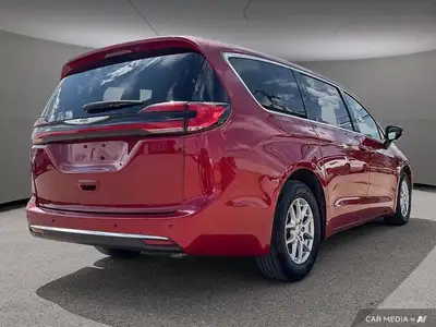 2024 Chrysler Pacifica Touring-L | Apple Carplay | Heated Seats, View more