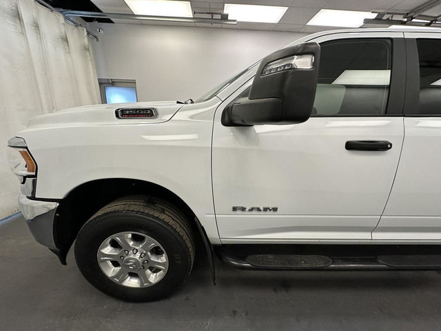 2023 RAM 3500 Big Horn 6.4L Hemi - Rear Auto Levelling Suspen... in Cars & Trucks in Lethbridge - Image 2