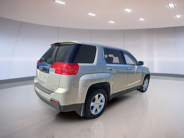 GMC Terrain Sle-1 2012 in Cars & Trucks in Medicine Hat - Image 4