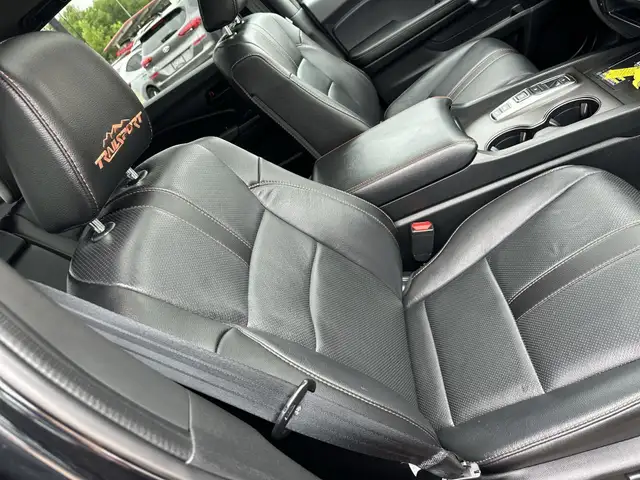 2024 Honda Passport TrailSport l Clean Car Fax l One Owner l Loc in Cars & Trucks in Calgary - Image 25