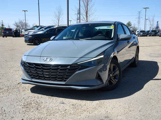 2022 Hyundai Elantra Pref Sun and Tech Pkg | Sunroof | Carplay in Cars & Trucks in Edmonton