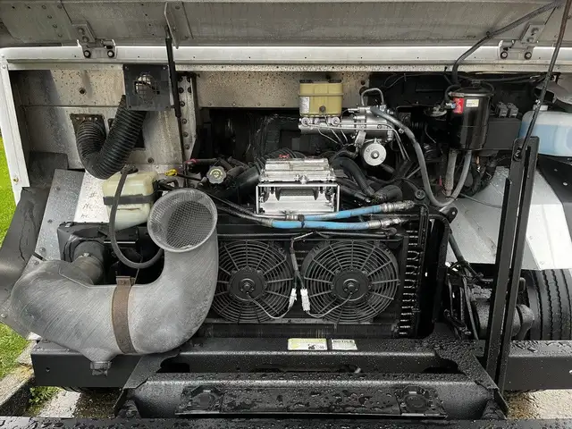 2005 Morgan Olson Workhorse 14 Foot Step Van with Shelving in Heavy Trucks in Delta/Surrey/Langley - Image 60