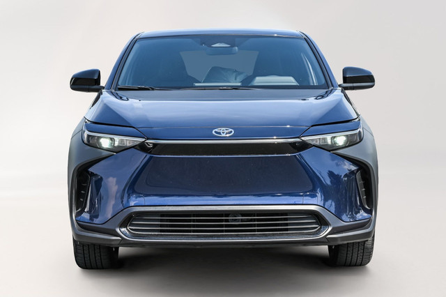 2023 Toyota BZ4X LE | Apple Carplay | Autonomie de 406km Fiancem in Cars & Trucks in Longueuil / South Shore - Image 2