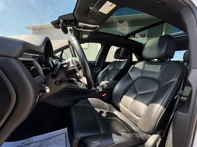2018 Porsche Macan AWD dans Autos et camions dans Ottawa - Image 12