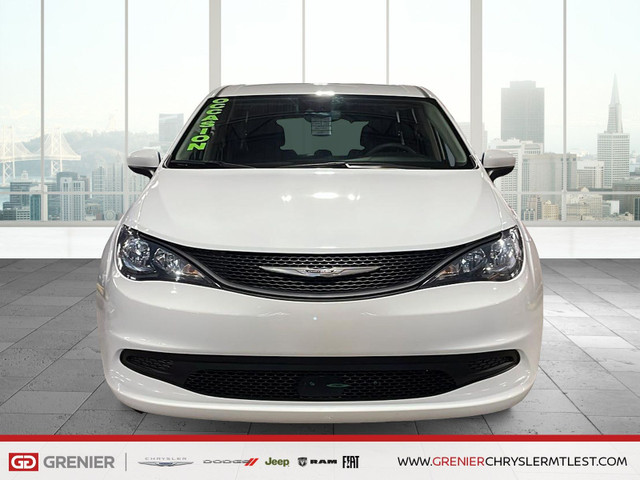 2023 Chrysler Grand Caravan in Cars & Trucks in City of Montréal - Image 2