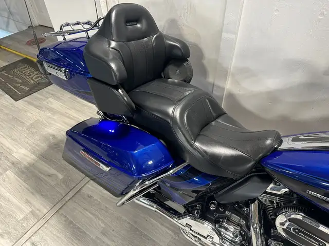 2015 Harley-Davidson Touring ROAD GLIDE CVO in Street, Cruisers & Choppers in London - Image 13