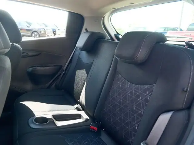 2022 Chevrolet Spark 1LT | Backup Cam | Cloth Interior dans Autos et camions dans Ville d’Edmonton - Image 20